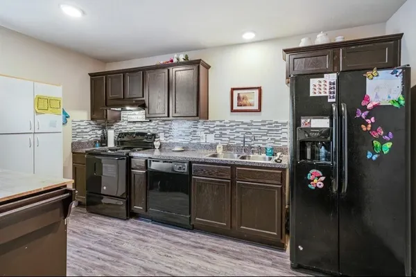 $1,350 | 16693 East Hammon, Montgomery, TX 77316