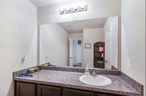 $1,350 | 16693 East Hammon, Montgomery, TX 77316