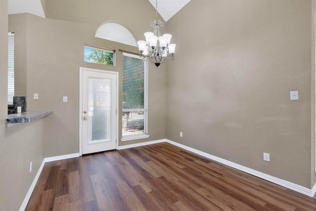 137 Walnut Lane Rockwall, TX 75032 - Photo 13 of 40 a view of livingroom with window
