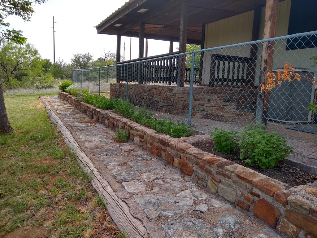 520 North County Road Llano, TX 78643 - Photo 8 of 23