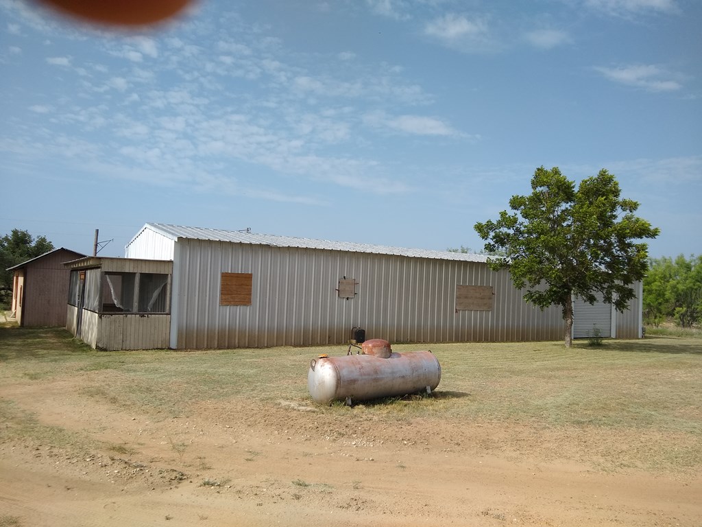 520 North County Road Llano, TX 78643 - Photo 9 of 23