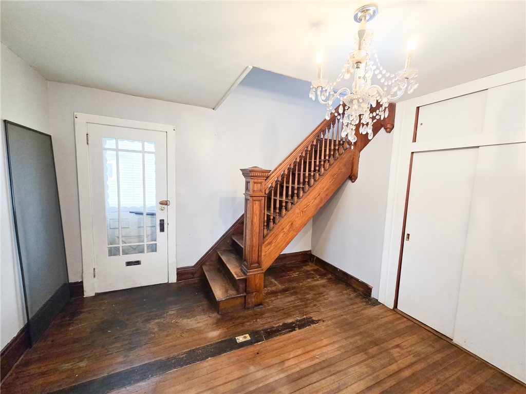 6 Maple Street Auburn, NY 13021 - Photo 3 of 23 Foyer