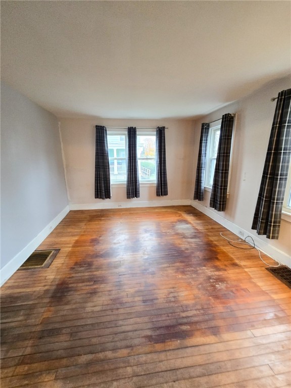 6 Maple Street Auburn, NY 13021 - Photo 6 of 23 Living Room