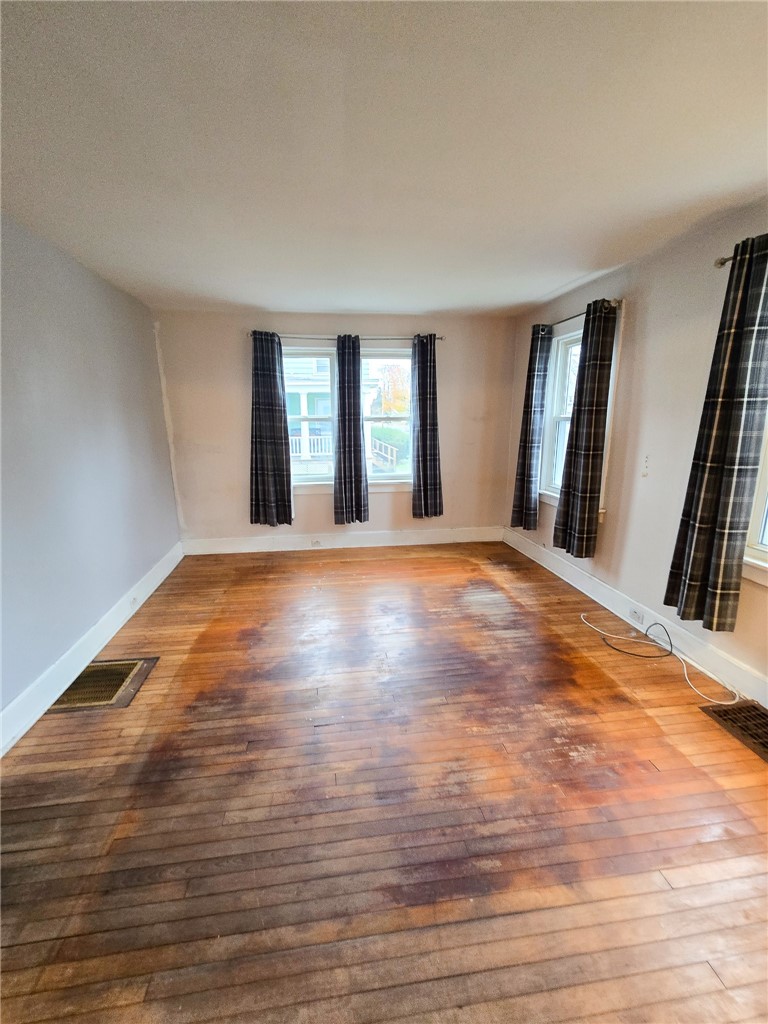 6 Maple Street Auburn, NY 13021 - Photo 6 of 23 Living Room