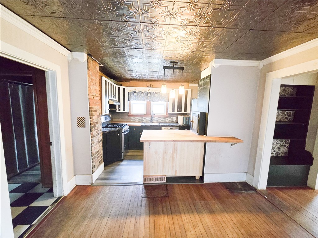 6 Maple Street Auburn, NY 13021 - Photo 8 of 23 Kitchen