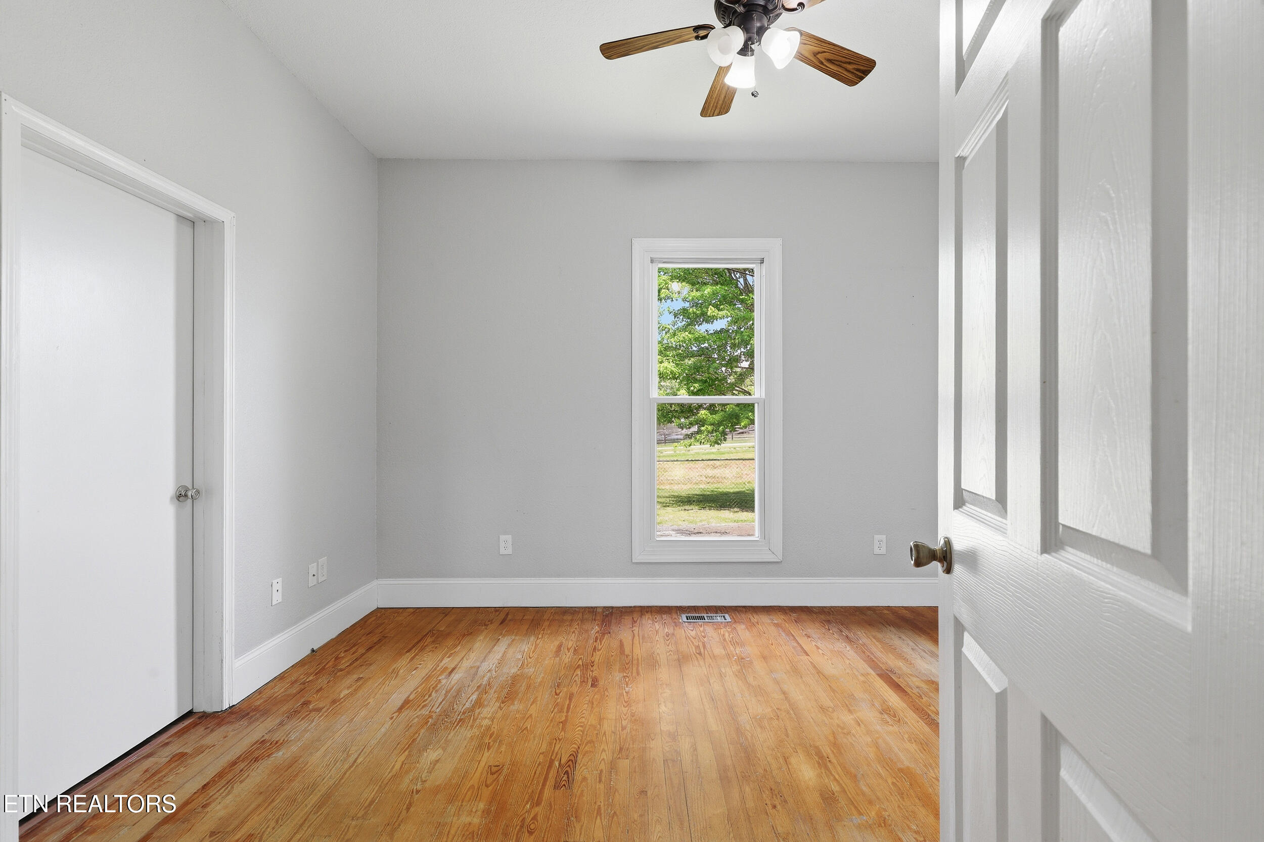 7805 Heiskell Road Powell, TN 37849 - Photo 17 of 45 40_7805_heiskell_rd_0071