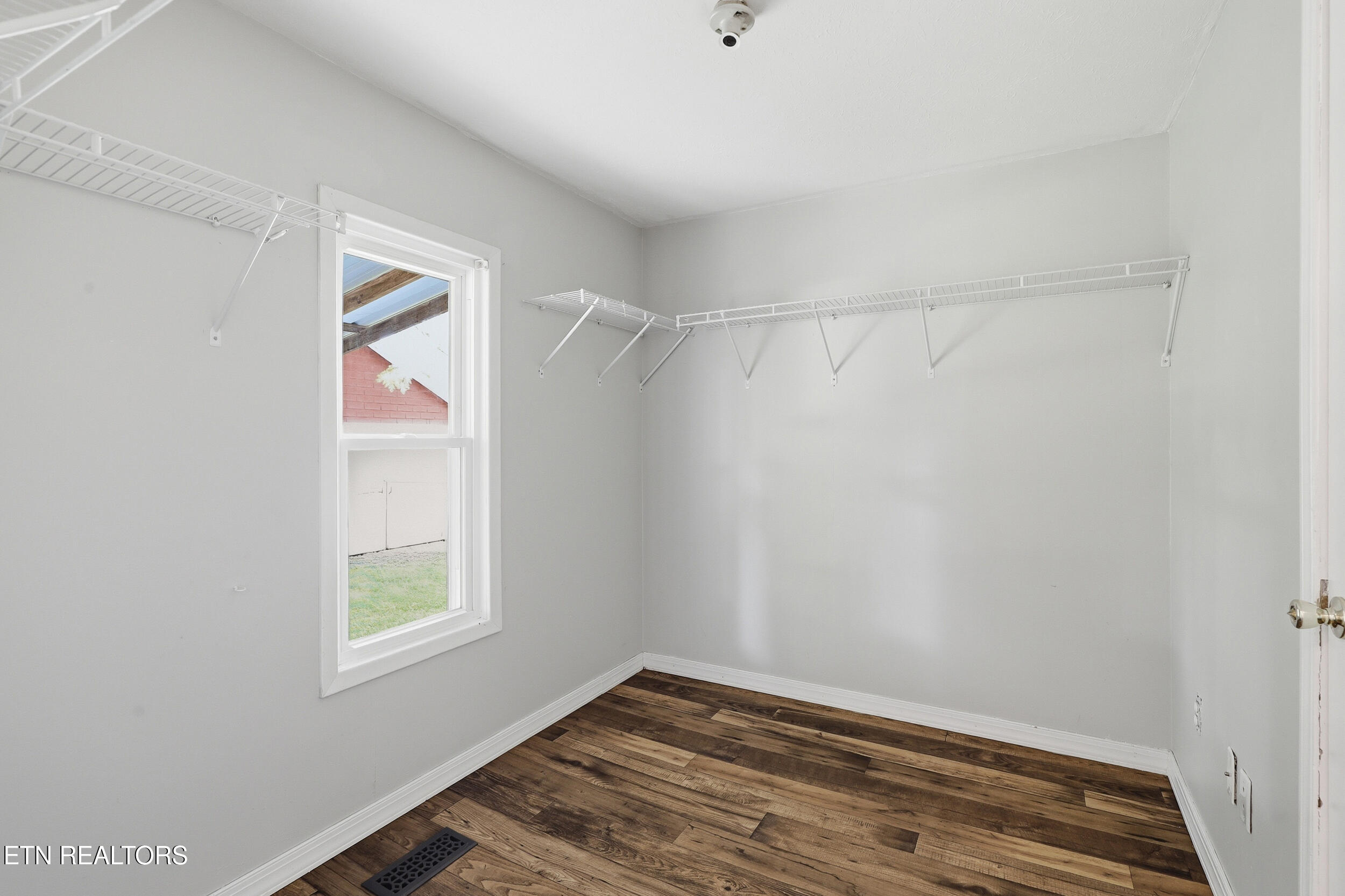 7805 Heiskell Road Powell, TN 37849 - Photo 22 of 45 45_7805_heiskell_rd_0086