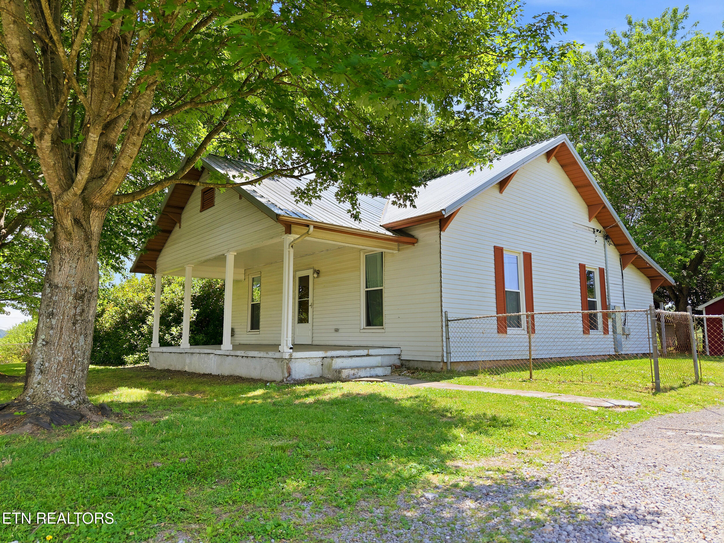 7805 Heiskell Road Powell, TN 37849 - Photo 23 of 45 2_7805_heiskell_rd_0002