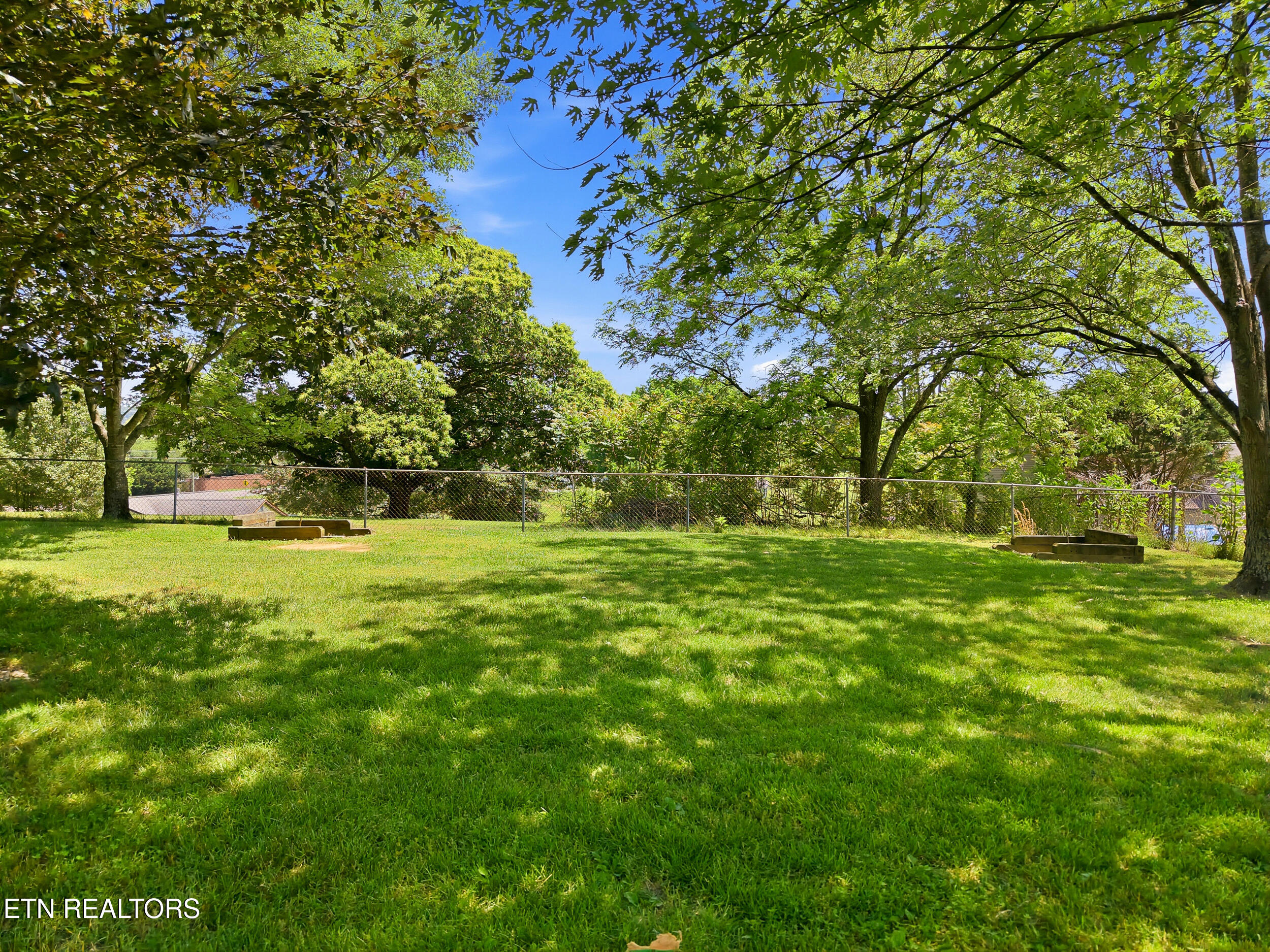 7805 Heiskell Road Powell, TN 37849 - Photo 36 of 45 15_7805_heiskell_rd_0015