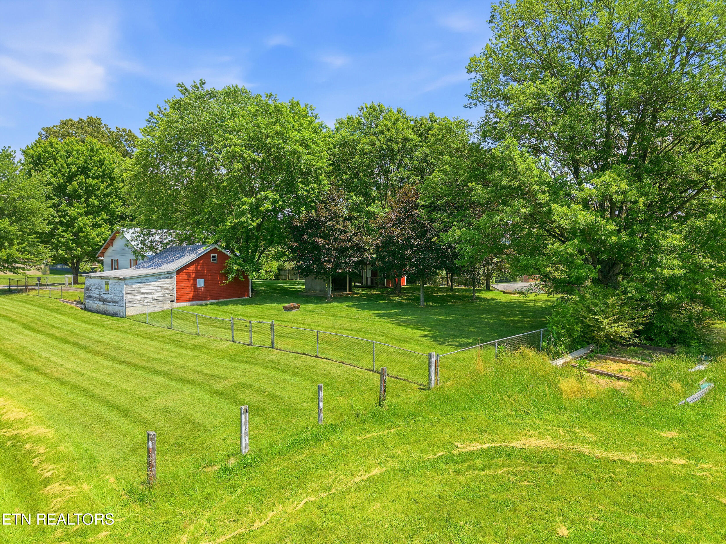 7805 Heiskell Road Powell, TN 37849 - Photo 38 of 45 17_7805_heiskell_rd_0018