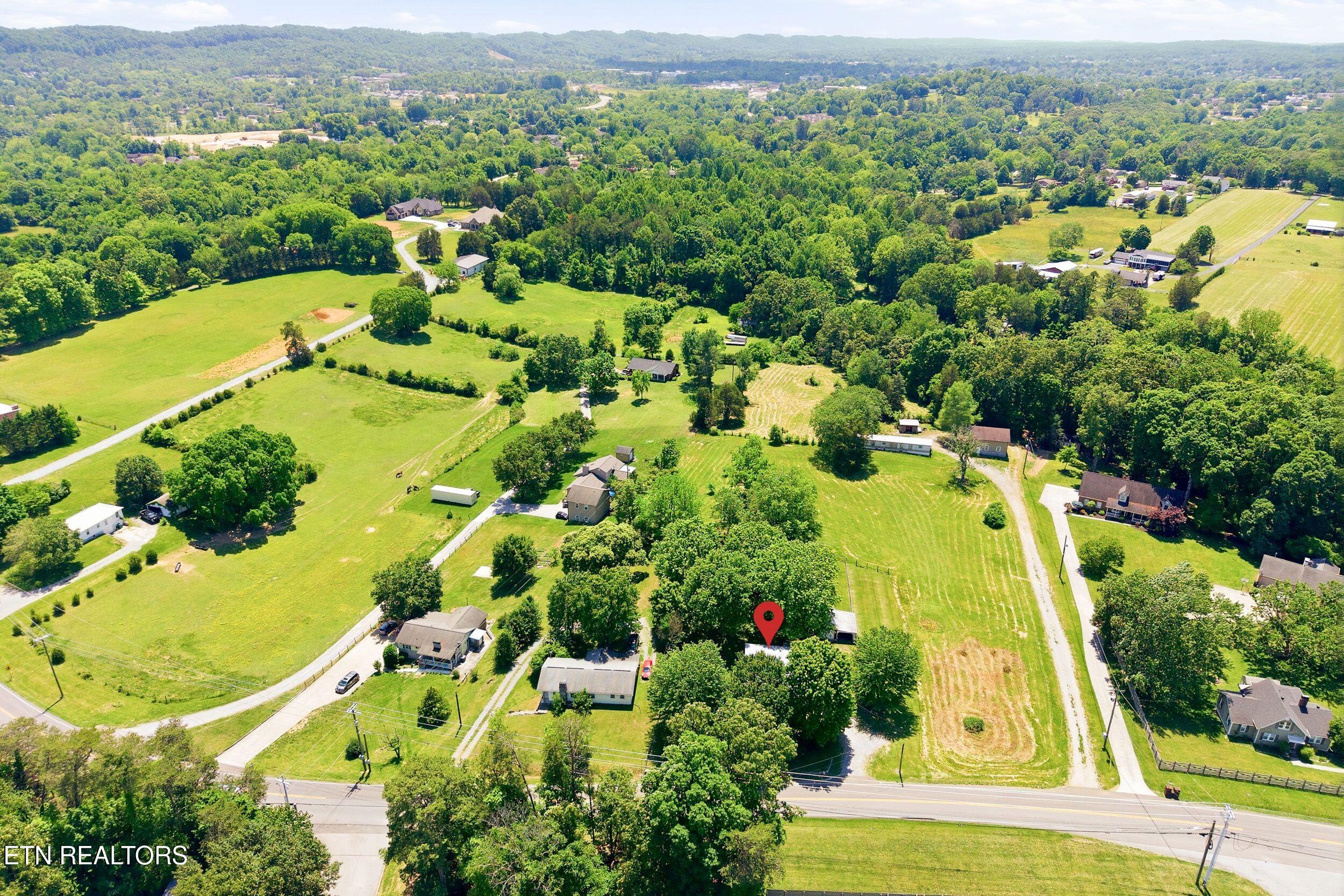 7805 Heiskell Road Powell, TN 37849 - Photo 41 of 45 20_7805_heiskell_rd_0021