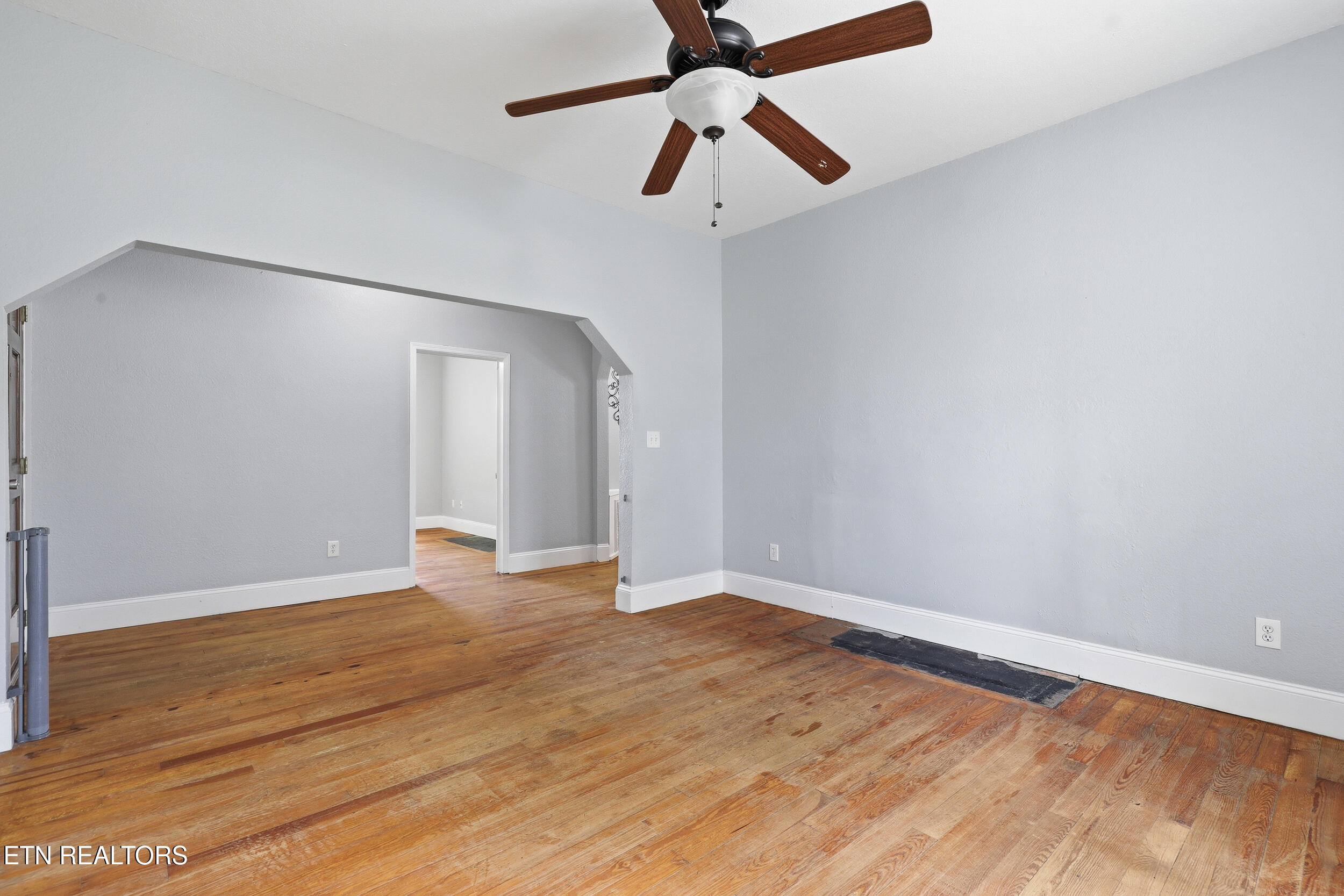 7805 Heiskell Road Powell, TN 37849 - Photo 8 of 45 31_7805_heiskell_rd_0044