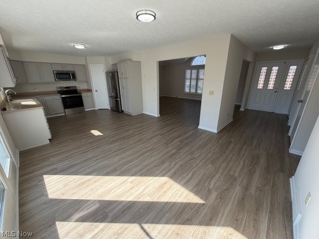 5913 Oak Point Road Lorain, OH 44053 - Photo 3 of 19 Gallery Image 3