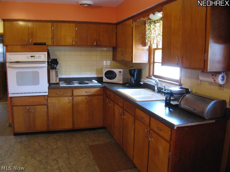 38385 Aurora Road Solon, OH 44139 - Photo 3 of 14 Gallery Image 3