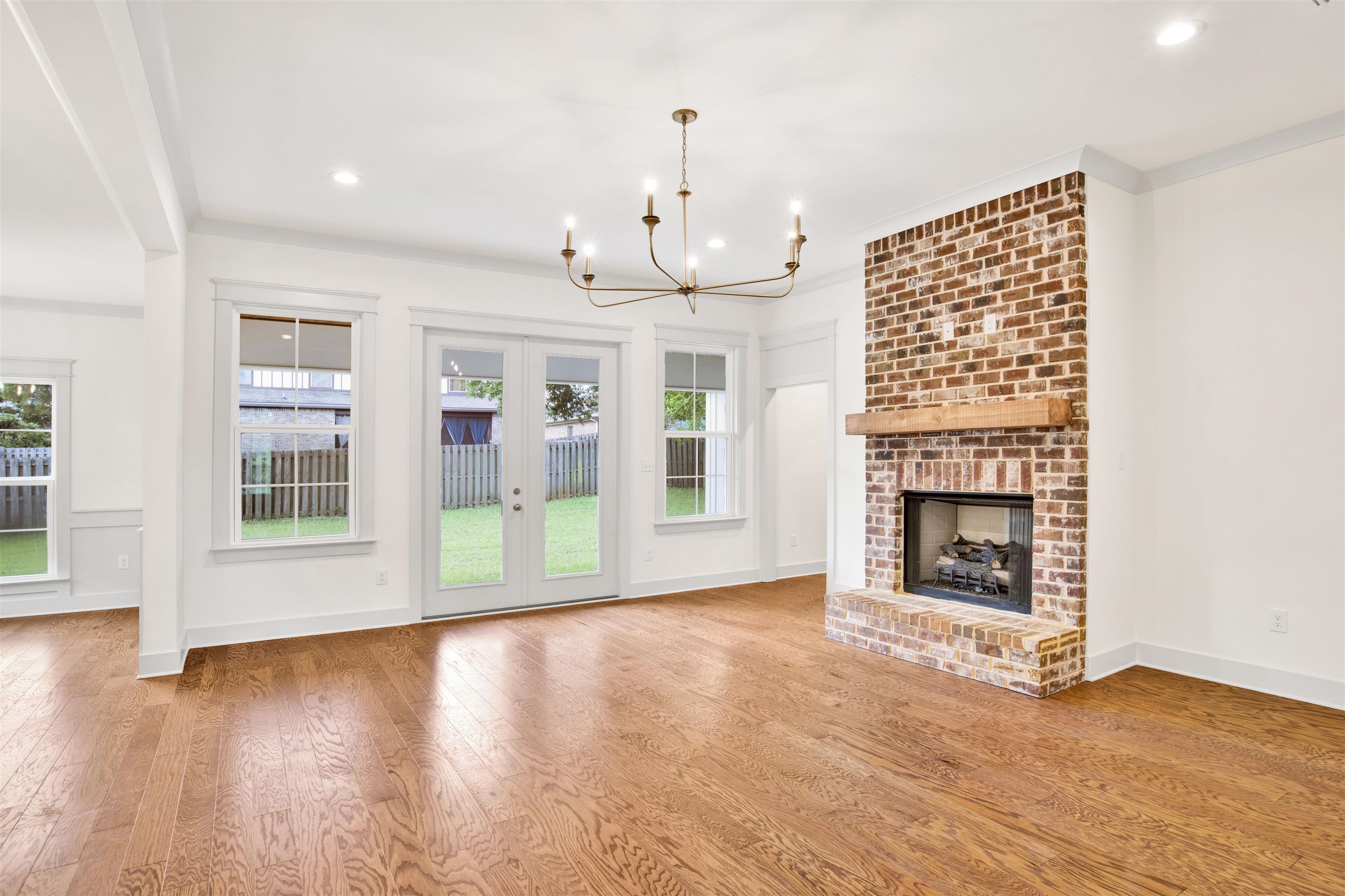 404 Scarlett Avenue Fairhope, AL 36532 - Photo 4 of 27 Living Room