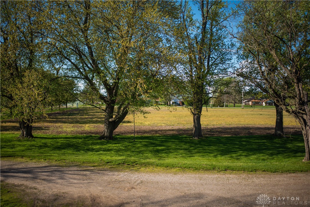 6841 Johnson Road Springfield, OH 45502 - Photo 12 of 41
