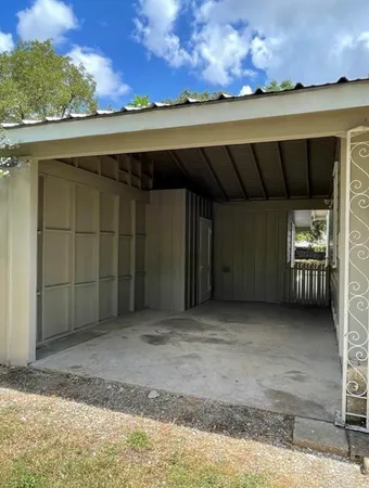 a view of a garage
