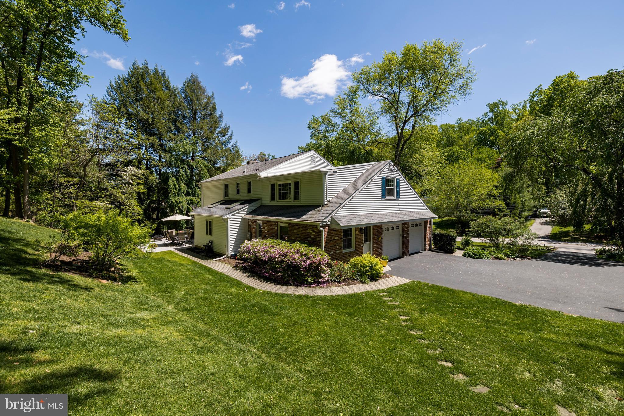 869 Hollow Road Wayne, PA 19087 - Photo 3 of 6
