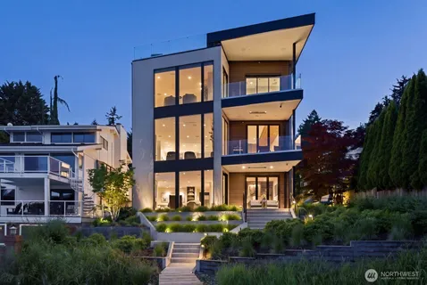 $11,700,000 | 9810 Southeast Shoreland Drive, Bellevue, WA 98004