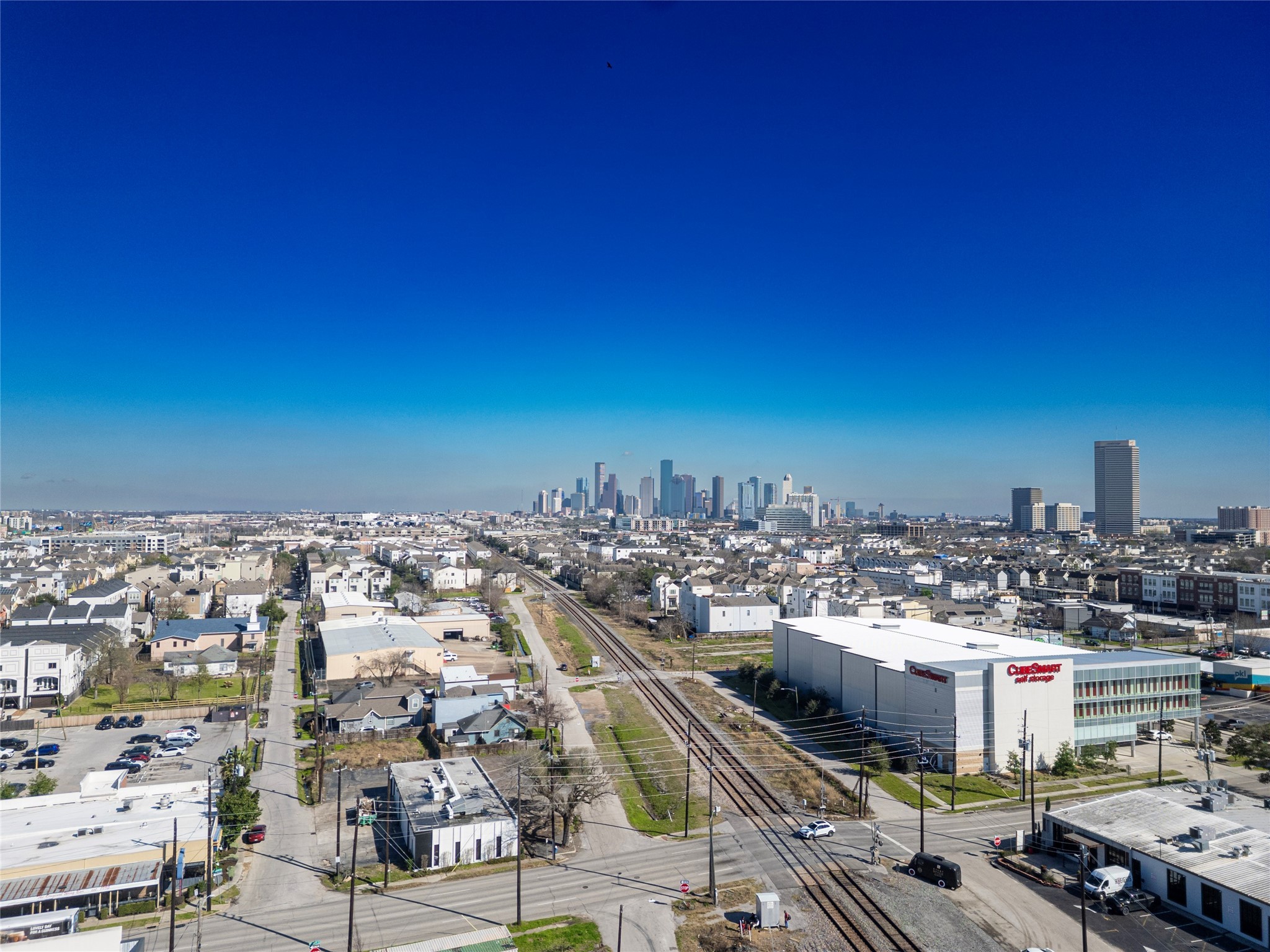 5006 Maxie Street Houston, TX 77007 - Photo 16 of 23 a view of a city