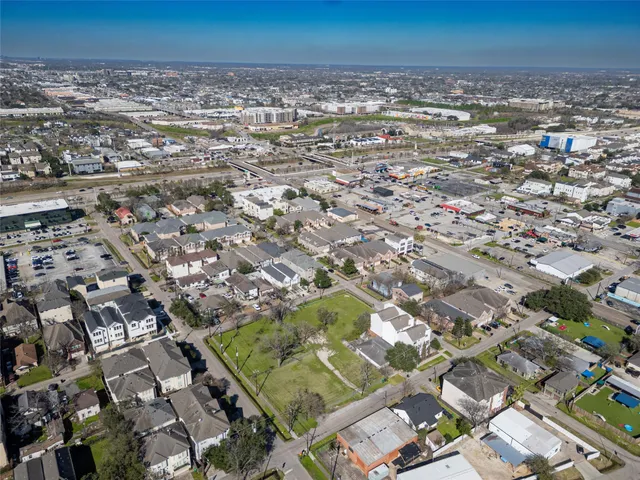 $598,000 | 5006 Maxie Street, Houston, TX 77007