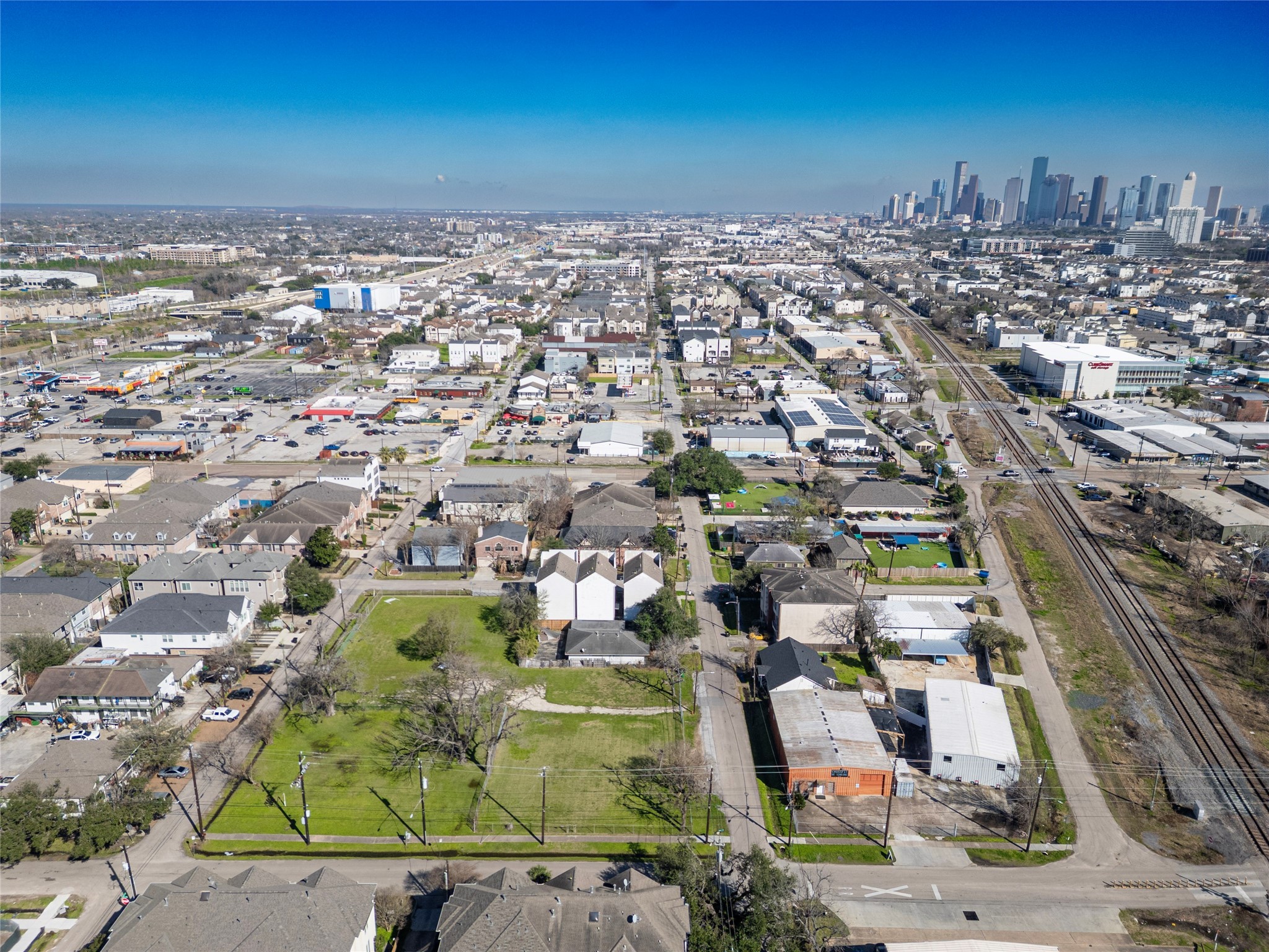 5006 Maxie Street Houston, TX 77007 - Photo 8 of 23 a view of a city