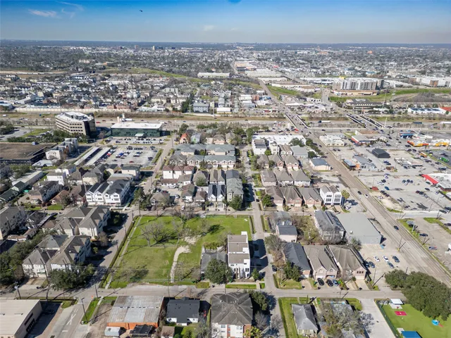 $598,000 | 5006 Maxie Street, Houston, TX 77007