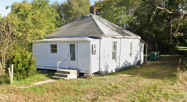 $12,000 | 3815 Walnut Avenue, East St. Louis, IL 62207