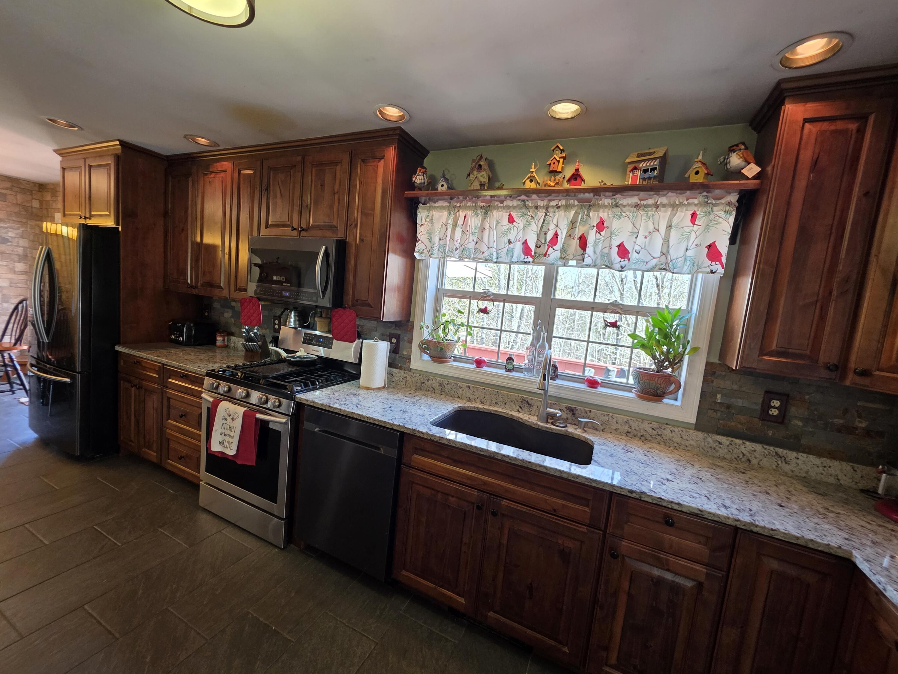 140 Bog Road Northport, ME 04849 - Photo 3 of 53 1000029382