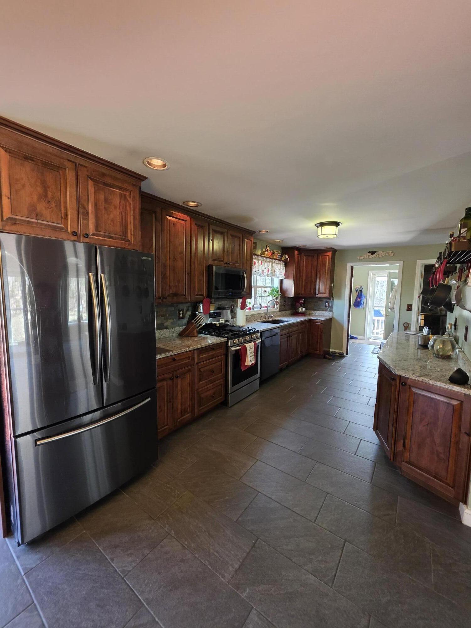 140 Bog Road Northport, ME 04849 - Photo 5 of 53 1000029386