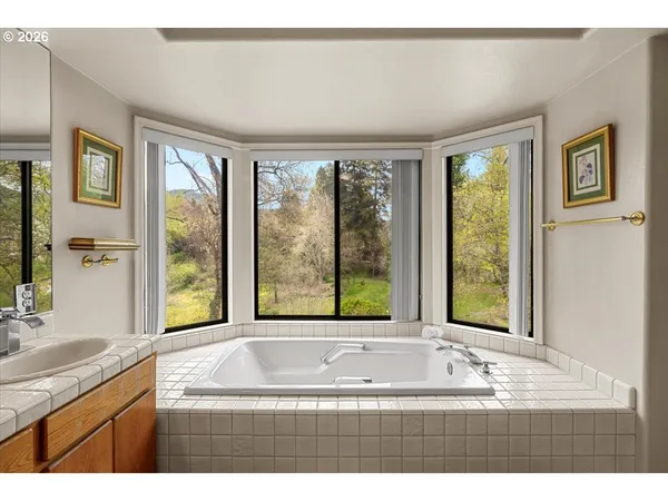 $699,000 | 113 Walnut Drive, Rogue River, OR 97537