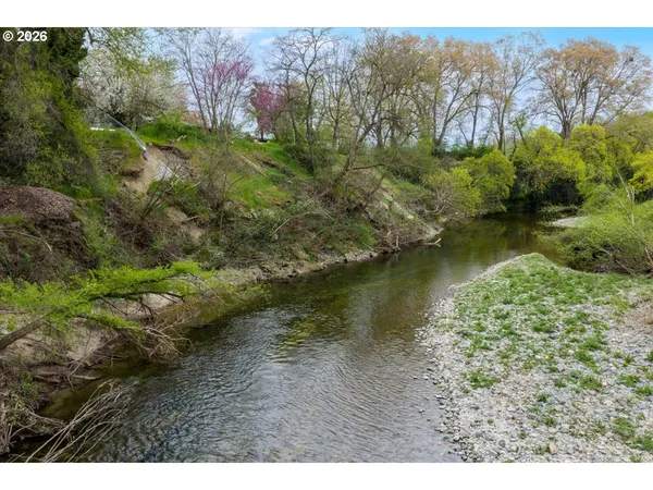 $699,000 | 113 Walnut Drive, Rogue River, OR 97537