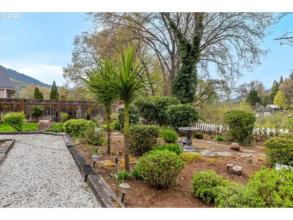 $699,000 | 113 Walnut Drive, Rogue River, OR 97537