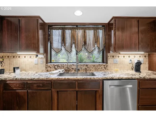 $699,000 | 113 Walnut Drive, Rogue River, OR 97537