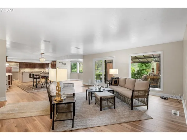 $699,000 | 113 Walnut Drive, Rogue River, OR 97537