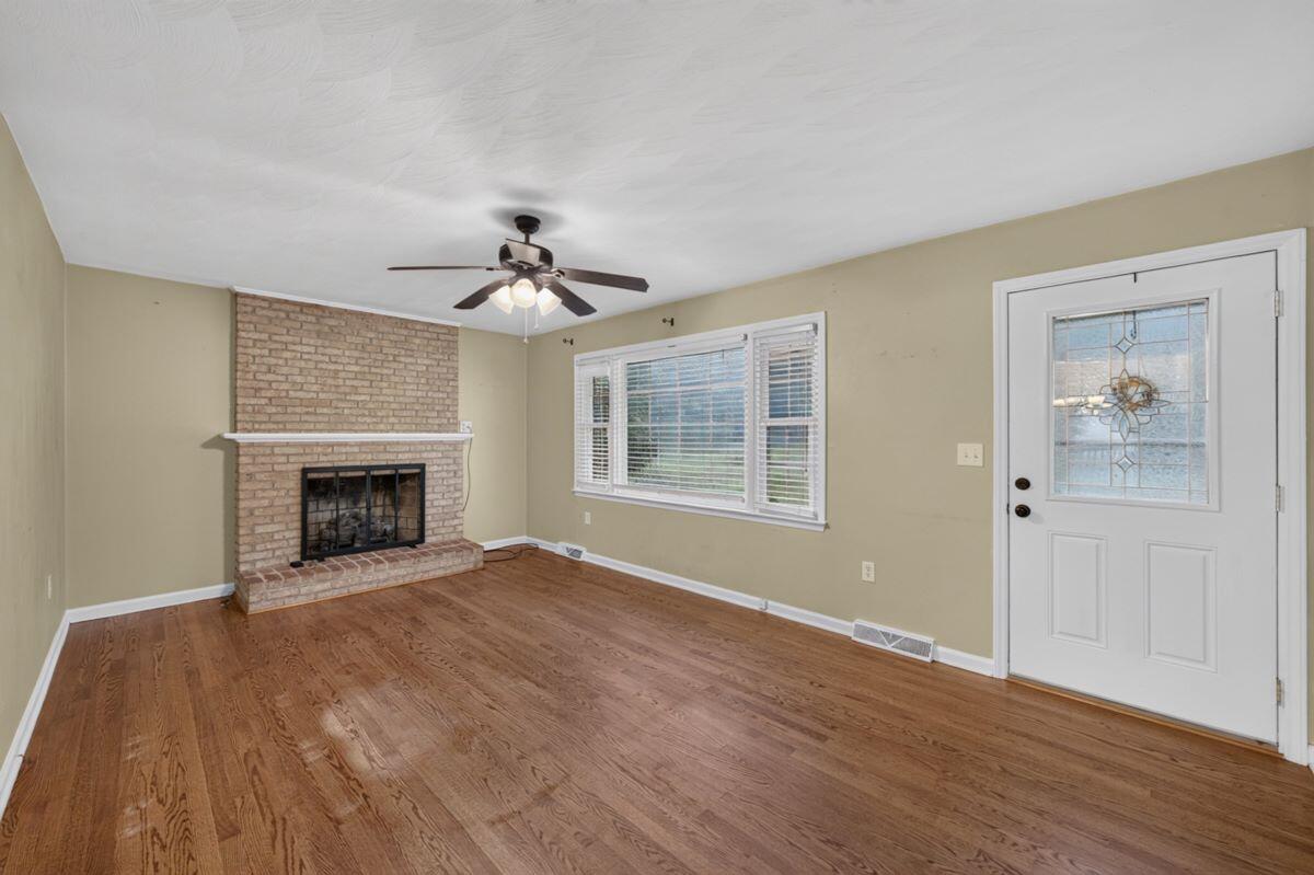 1069 Pecks Road Bedford, VA 24523 - Photo 12 of 47 Living Room