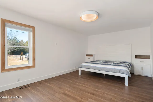 $1,100,000 | 292 Narrow Shore Road, Aydlett, NC 27916