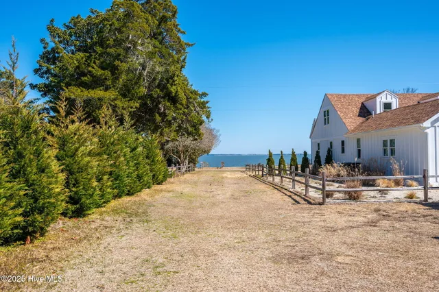 $1,100,000 | 292 Narrow Shore Road, Aydlett, NC 27916