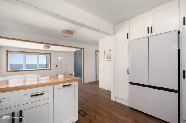 $1,100,000 | 292 Narrow Shore Road, Aydlett, NC 27916