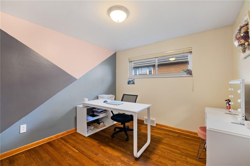 508 Montclair Street Pittsburgh, PA 15217 - Photo 15 of 29 a room with furniture and a wooden floor