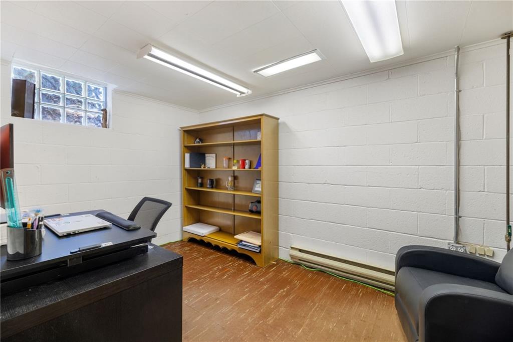 508 Montclair Street Pittsburgh, PA 15217 - Photo 22 of 29 a view of workspace with lounge chair