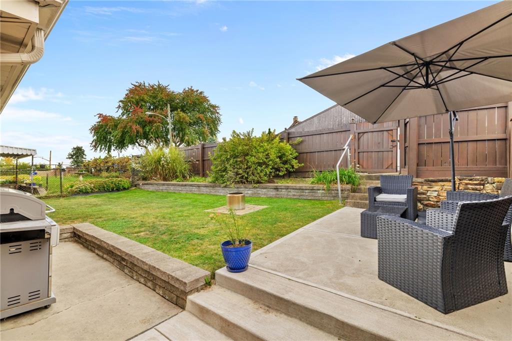 508 Montclair Street Pittsburgh, PA 15217 - Photo 25 of 29 a view of a backyard with sitting area