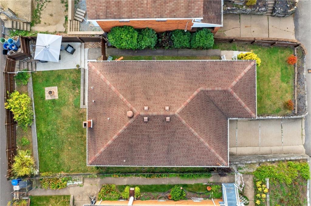 508 Montclair Street Pittsburgh, PA 15217 - Photo 28 of 29 an aerial view of a house with a yard