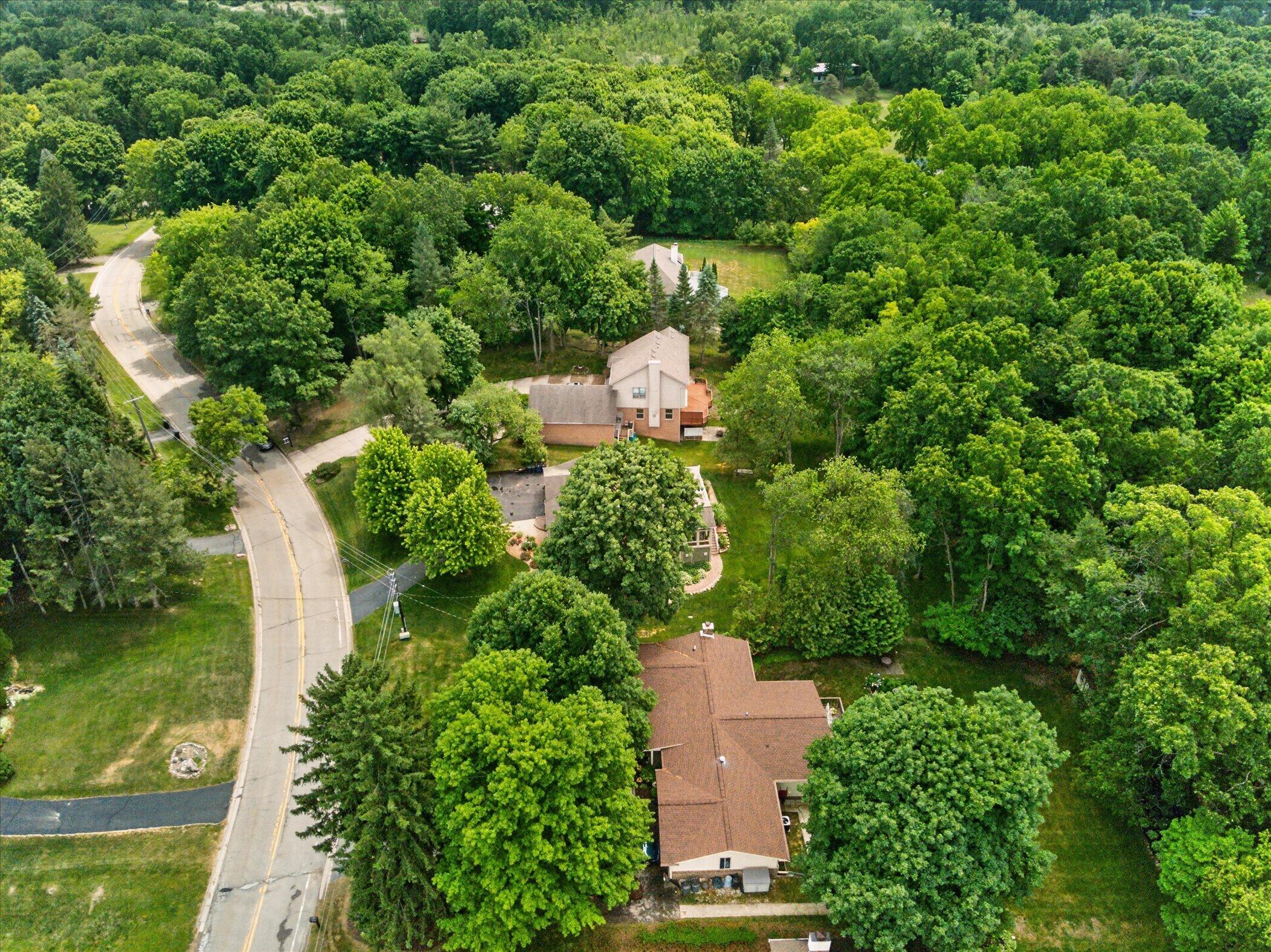 2801 North Tipsico Lake Road Hartland, MI 48353 - Photo 67 of 77 67-2801-N-Tipsico-Lake-Rd-WindowStill