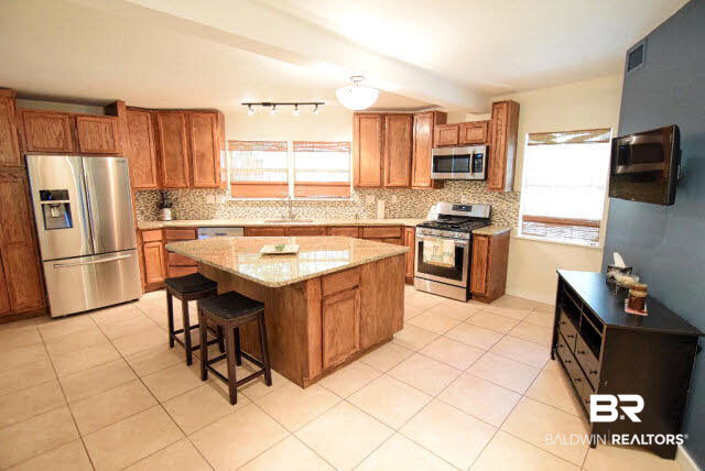 657 Johnson Avenue Fairhope, AL 36532 - Photo 4 of 23
