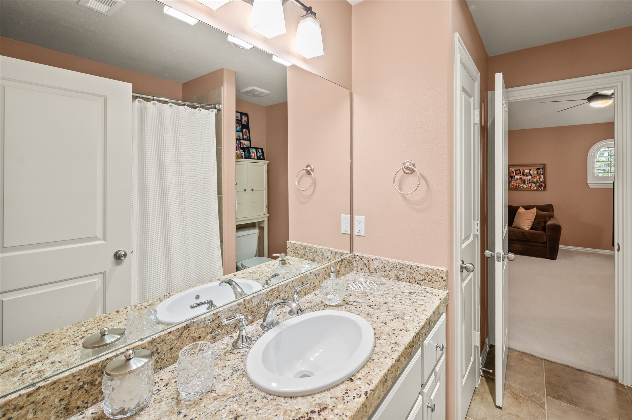 2127 Thicket Ridge Lane Houston, TX 77077 - Photo 28 of 48 Tub/shower, sink and counter space between two upstairs bathrooms.