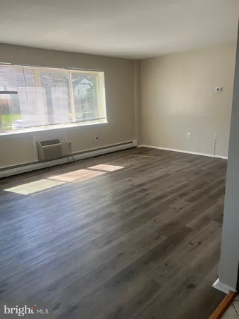 $1,825 | 2330 Glendale Terrace, Unit C2, Alexandria, VA 22303