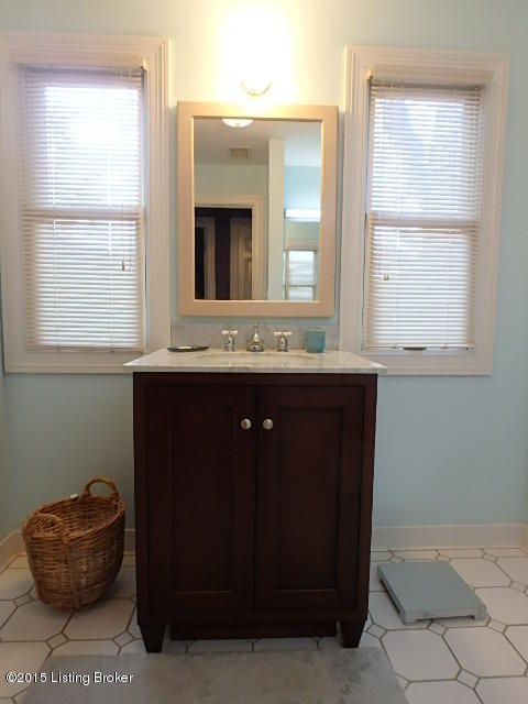 2130 Edgehill Road Louisville, KY 40205 - Photo 15 of 30 edgehill 005