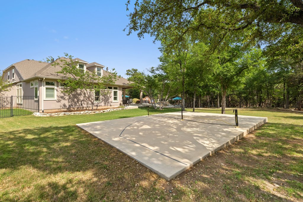 108 Berry Cove Georgetown, TX 78628 - Photo 33 of 39 a view of a basketball court