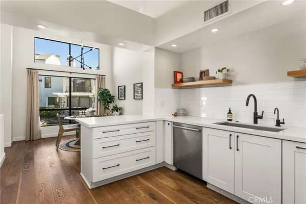 $1,650,000 | 30 Waterway, Unit 43, Irvine, CA 92614